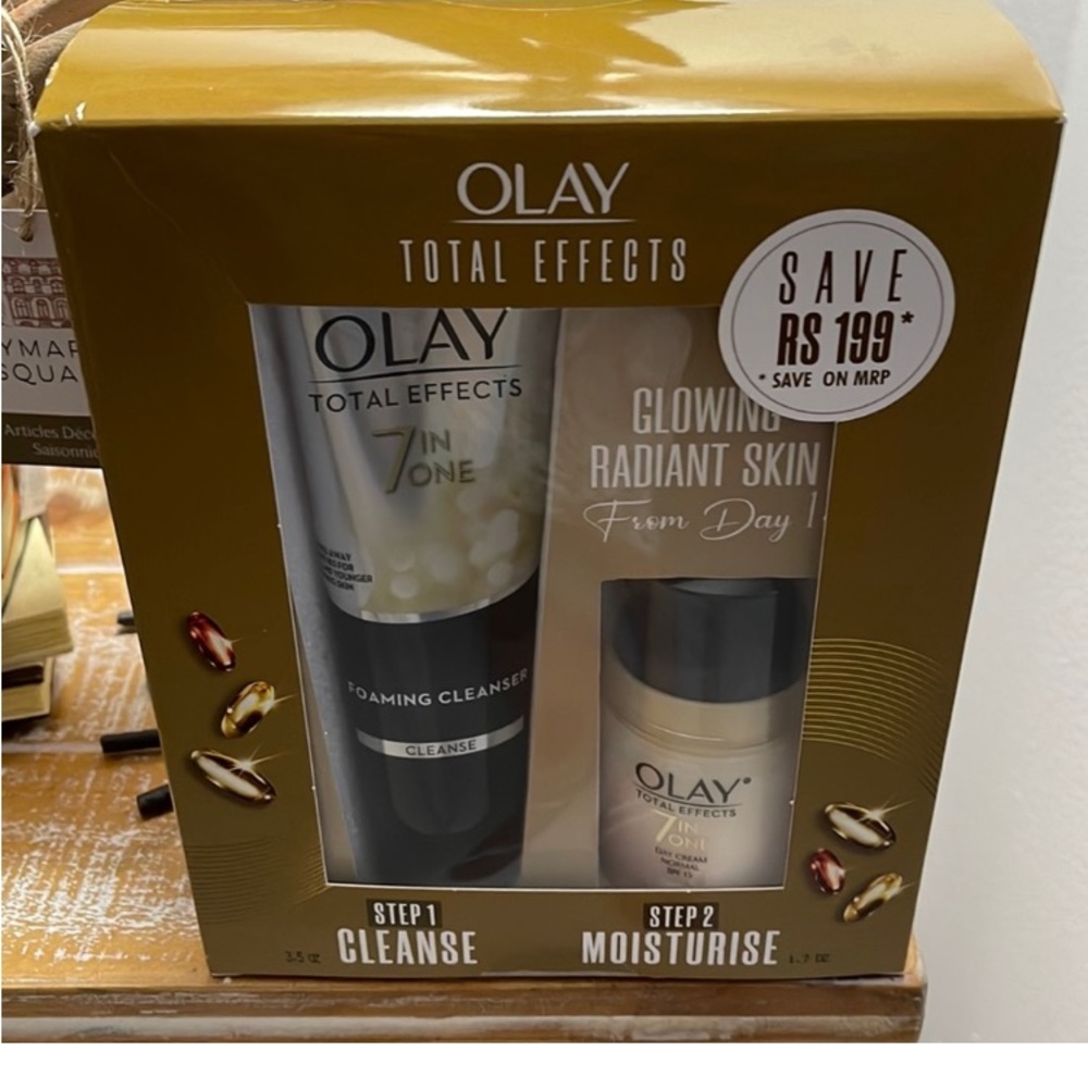 Olay 7 in one day cream and facial cleanser. New in Box.